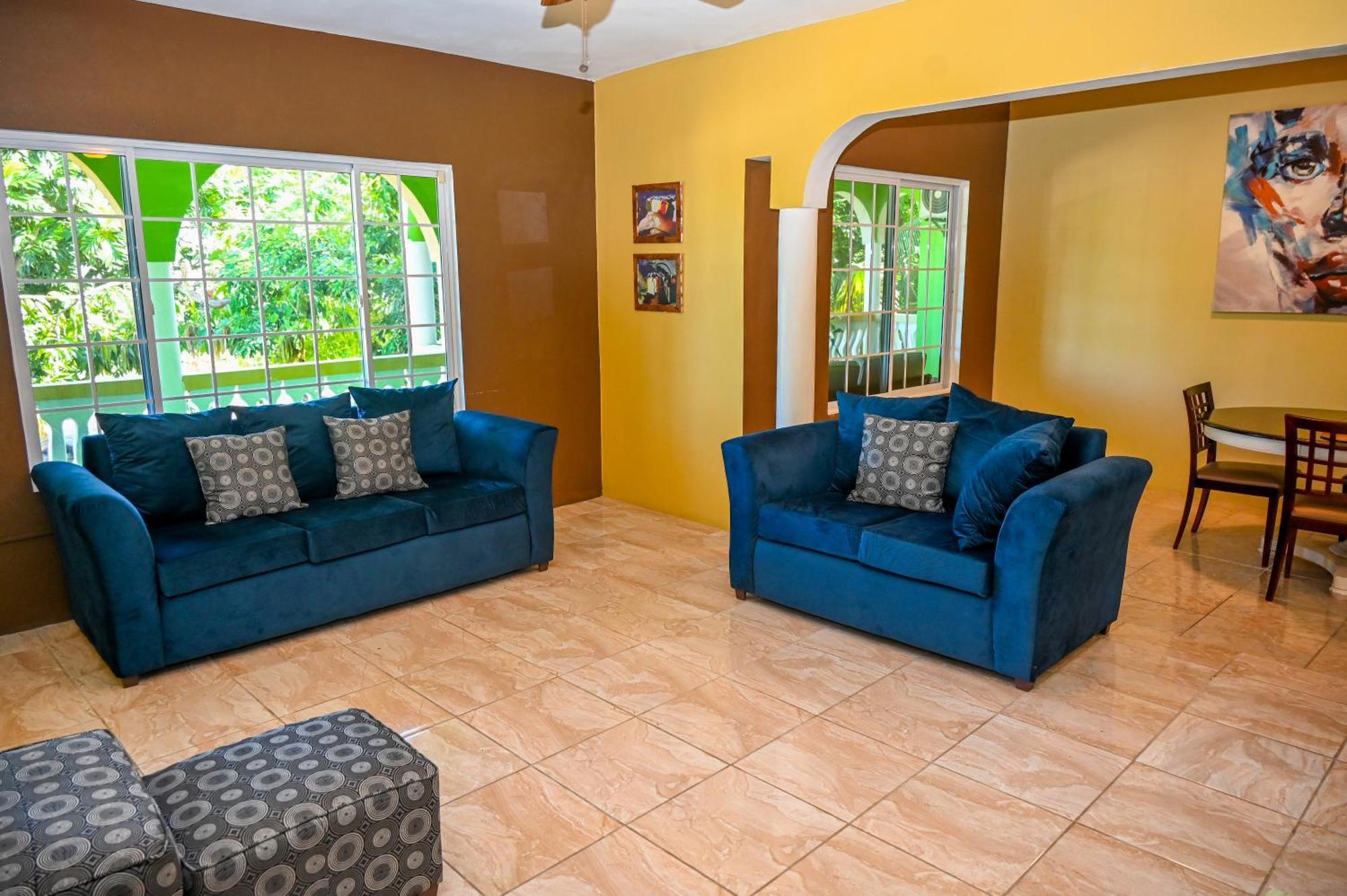 Takuma Boutque Hotel Hotel Rooms & Suites Teluk Montego Bagian luar foto
