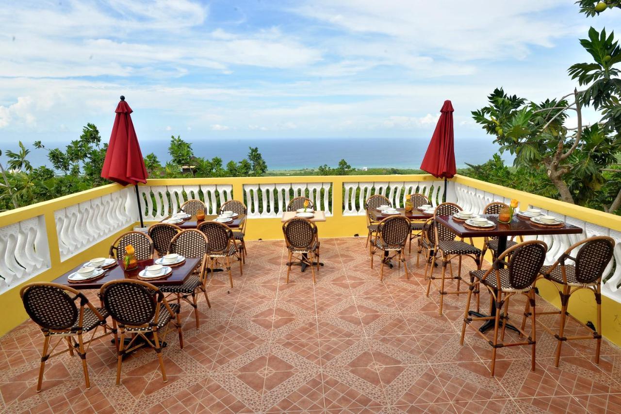 Takuma Boutque Hotel Hotel Rooms & Suites Teluk Montego Bagian luar foto