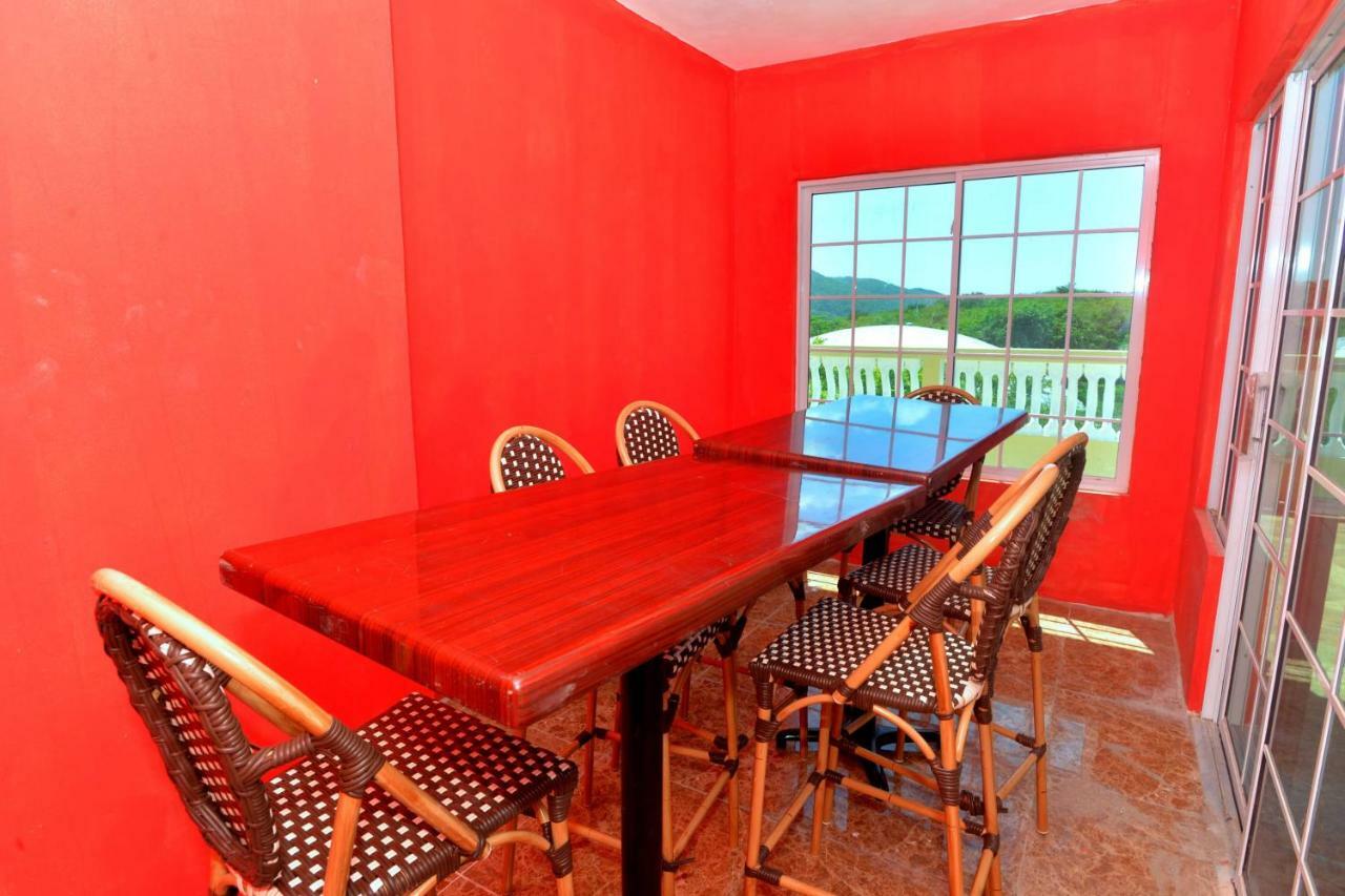 Takuma Boutque Hotel Hotel Rooms & Suites Teluk Montego Bagian luar foto